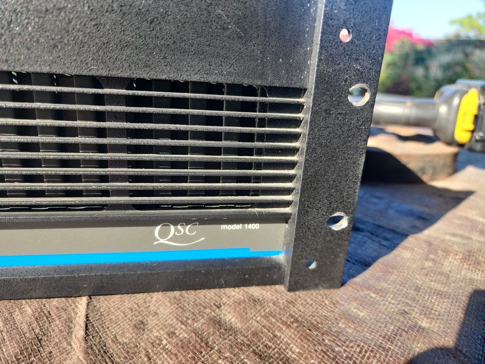 QSC 1400 Amplifier