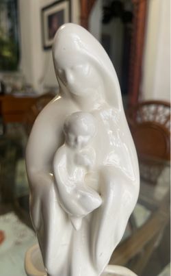 Vintage Haeger Pottery Madonna with Child, Mother Mary and Baby Jesus Planter; 11.5ins