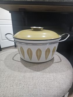 VTG CATHRIEHELM NORWAY 8" LOTUS DUTCH OVEN