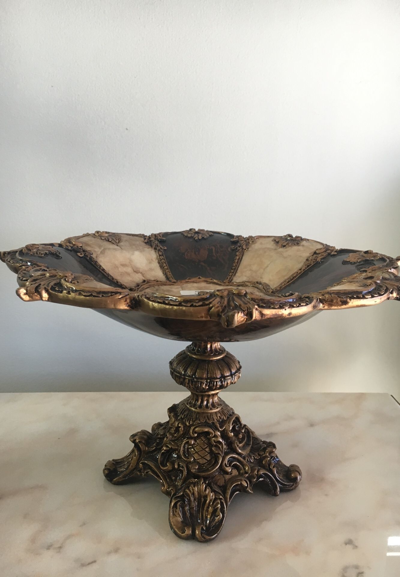 Plate with stand