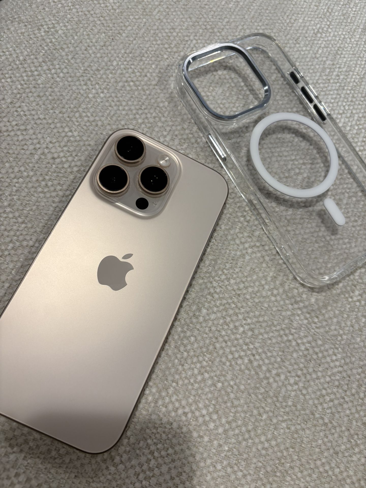 iPhone 16 Pro ( With Apple Care Plus )
