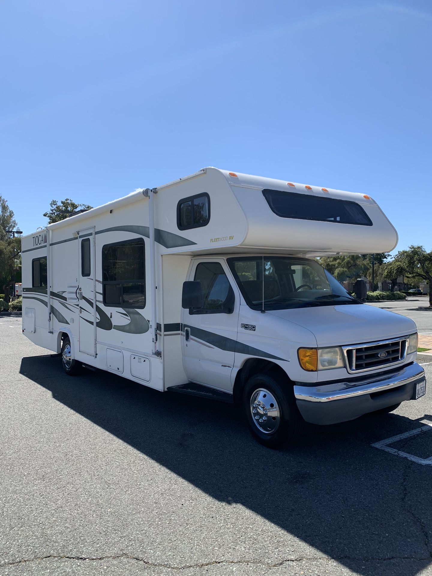 2004 Fleetwood Tioga for Sale in El Cajon, CA - OfferUp