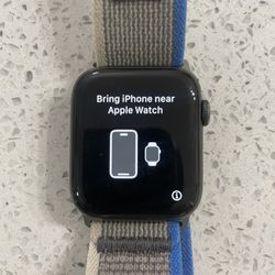 Series 5 Apple Watch -Very Good Condition