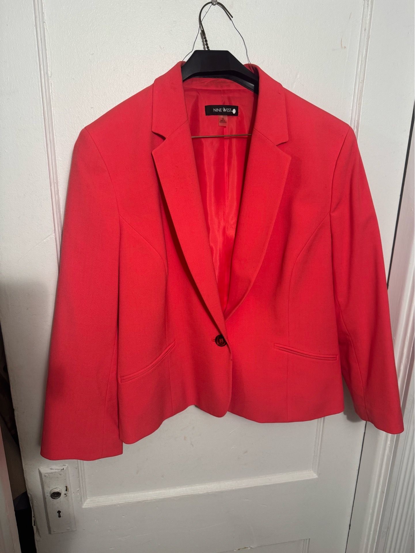 WOMENS ONE BUTTON CORAL COLORED NINE WEST BLAZER-,SIZE 16. USED, BUT IN GOOD CONDITION