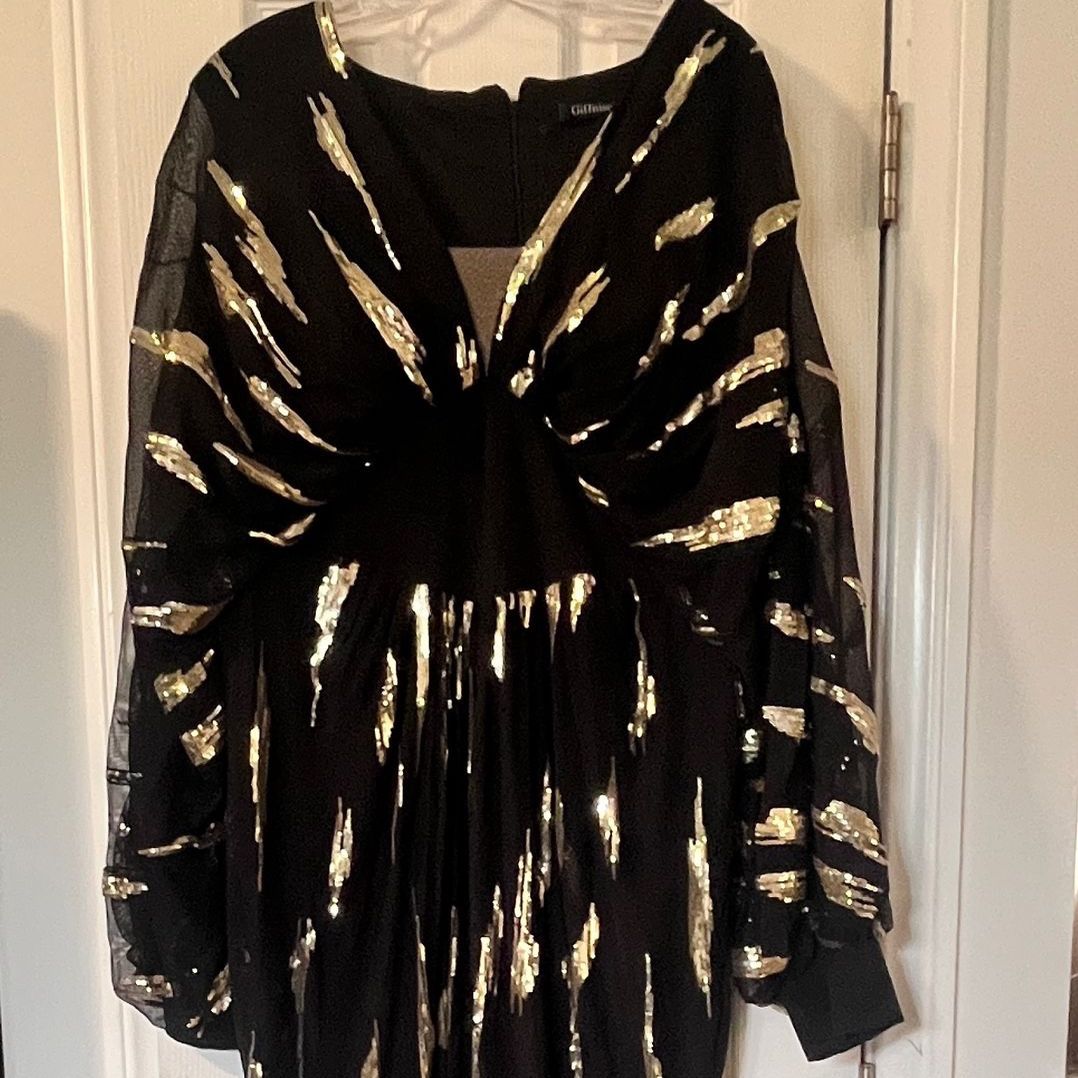 giffniseti sequin dress Giffniseti Contrast Black Gold Sequin Plunging Neck Floor Length Prom Dress With Skirt, Women's Fashion, Dresses & Sets, Evening dresses & gowns on Carousell