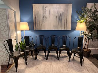 Beautiful 6 Metal Chairs Set Like New!!! I Can Deliver