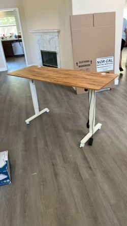 Height changing desk