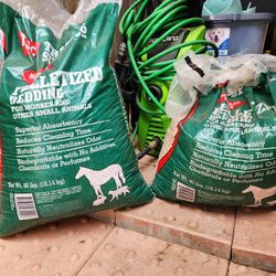 Pelletized Bedding - Tractor Supply