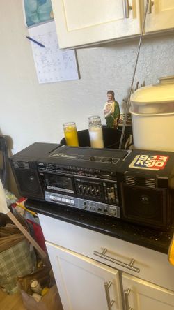Jvc tape player portable radio model pc - 37