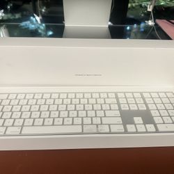 Magic Keyboard with Numeric Keypad