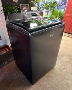 Maytag PetPro washing machine like new