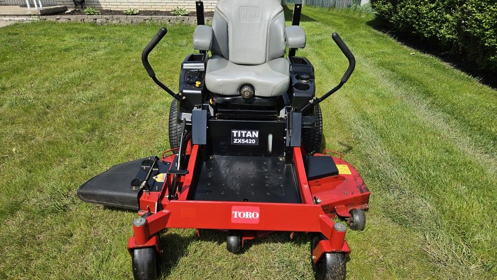 Toro Titan ZX5420 Zero Turn Mower 24HP V-Twin Kawasaki FR691V 54