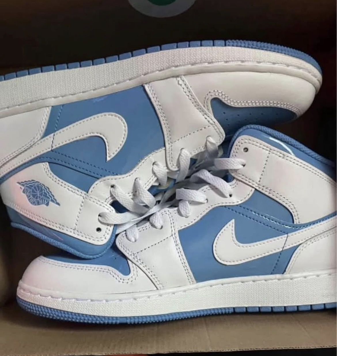 Jordan 1 Legend Blue