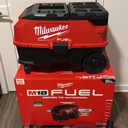 Milwaukee M18 FUEL PACKOUT 9 Gallon Dual-Battery Dust Extractor with VACLINK (no filter/ used once)