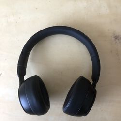 Beats Solo Pro 
