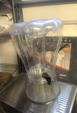 Water dispensary plastic