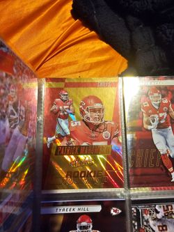 Pat mahomes raw rookie cards