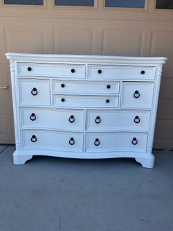 Dresser White 10 Drawers
