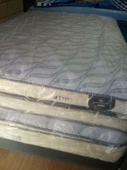 Serta Perfect Sleeper Luxury Queen Size Mattress