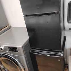 Galanz Mini Fridge 