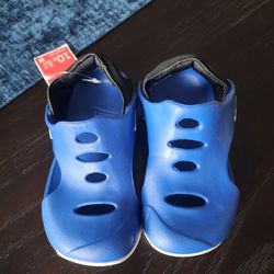 NWT Kids Waterproof Shoes