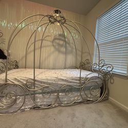 Disney Princess Fairytale Metal 5 Pc Twin Carriage Bed