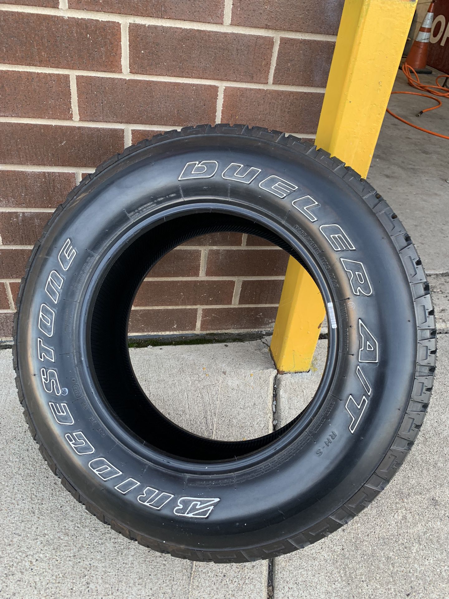 One (1) 255/70/18 A/T tire