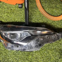 2014-2016 TOYOTA COROLLA RIGHT HEADLIGHT 