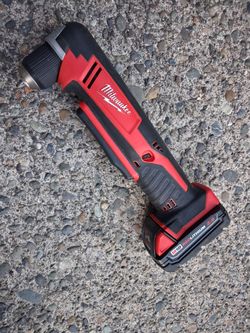 Milwaukee 2615-20 M18 3/8in Right Angle Drill 2.0bat(no charger) almost new condition. Pick up fremont sea. No low ball offers please. No trades
