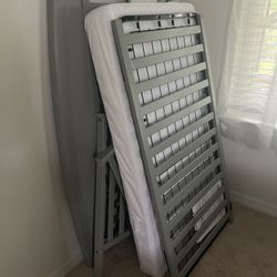 Graco 5 In 1 Convertible Crib Bed with Mattress