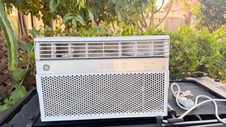 GE 8000 BTU Smart Window Air Conditioner