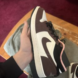 Jordan 1 Low Mochas