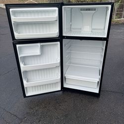 Household Refrigerator Fridge Freezer Great For Garage
