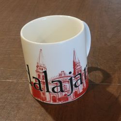 Vintage 2006 Starbucks Cup Mug Guadalajara Mexico Icon City 16 oz RARE 
Large New, original box is missing. 4.25" tall. Weight 1.5lb (plus  
shipping 