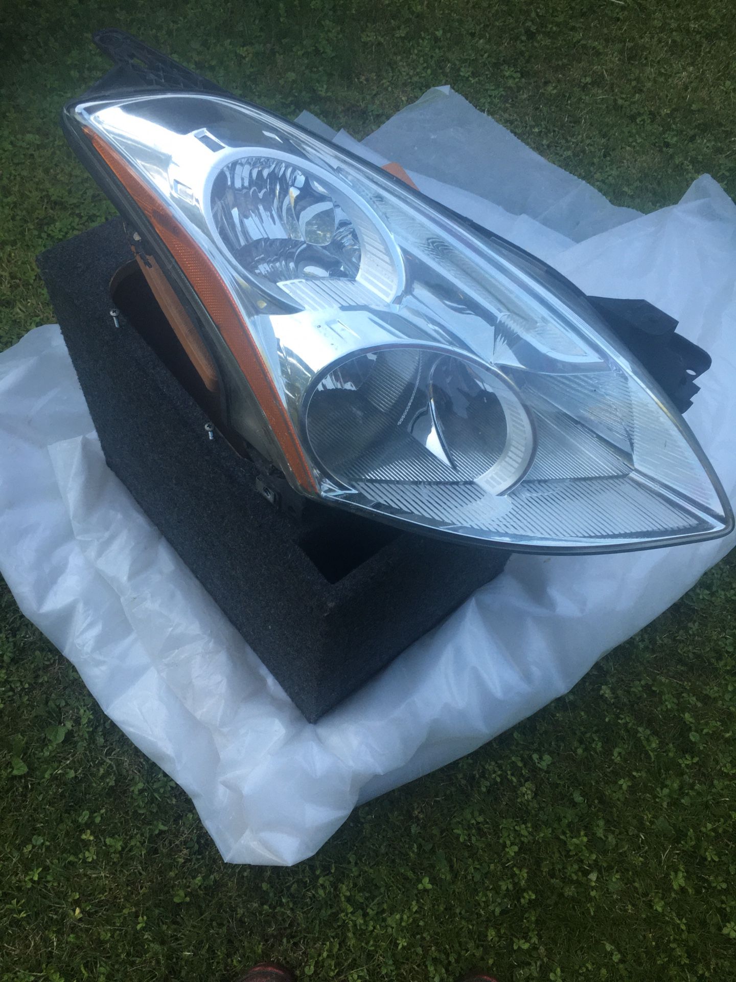 Nissan Altima Headlight Right Side