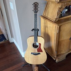 Baby Taylor steel string acoustic guitar very good condition
