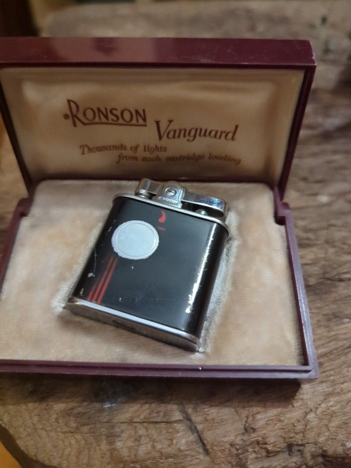 Vintage Ronson Lighter
