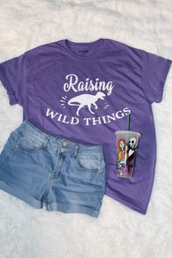 NEW "Raising Wild Things" Tee Shirt

Size: Large

Measurements: Chest - 22 inches, Shoulder to Hem - 28 inches

Color: Purple Heather T-Shirt, White P
