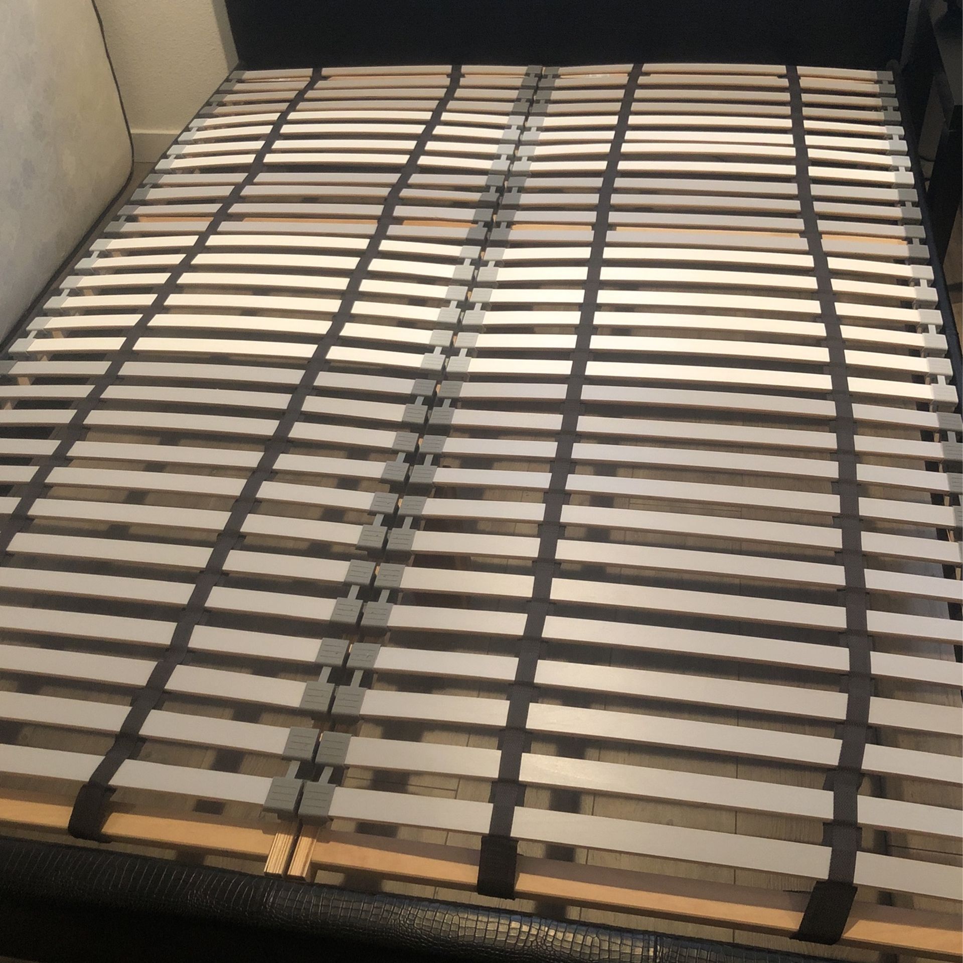 Ikea Lonset Slatted Bed base - Queen