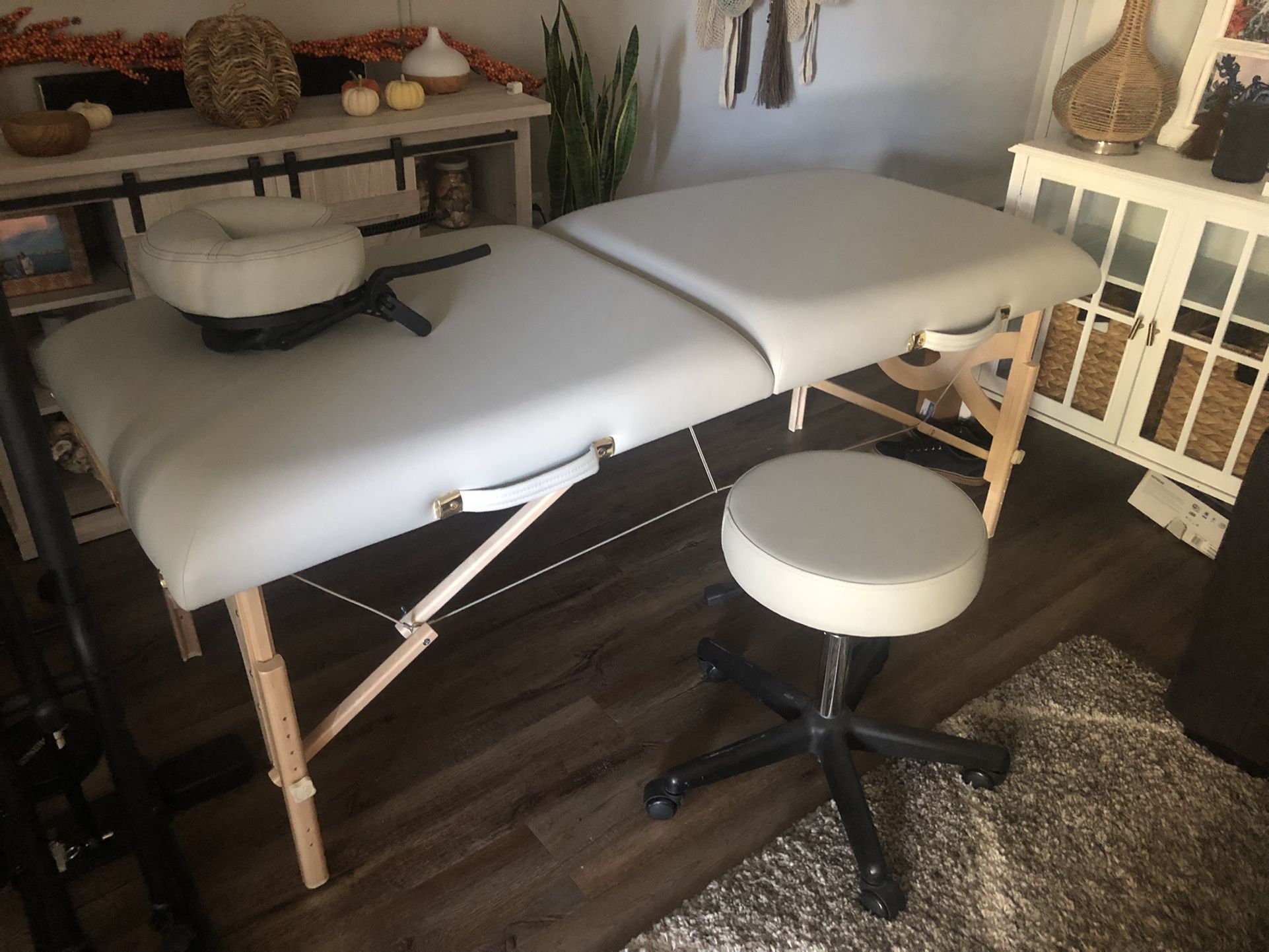 Earthlite Avalon XD Massage Table Package 30”