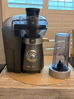 Cuisinart Centrifugal Juicer with Blender Cup