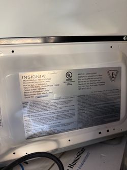 Insignia NS-MW07BK0 700W Microwave Oven