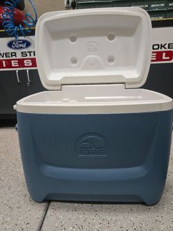 Igloo Contour 30-Quart Hard Cooler - Slate Blue