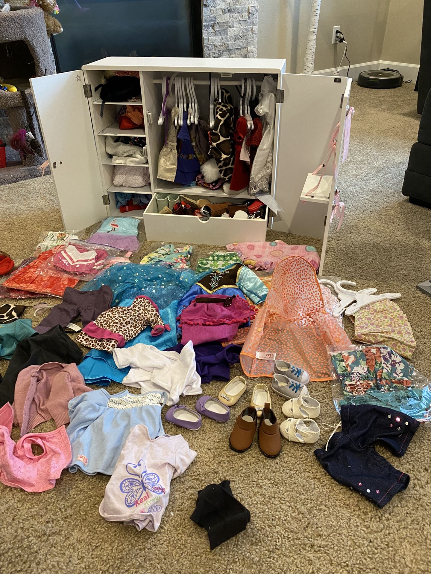 American Girl Doll Closet and Clothes 