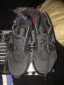 Nike harrauche size 5