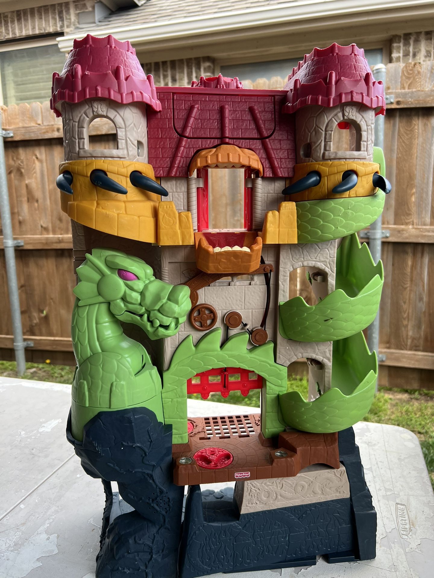 Fisher Price Imaginext DRAGON WORLD Fortress Castle Playset
