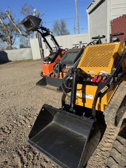 2025 Mini Skid Steer Crt23 AGT Premium !