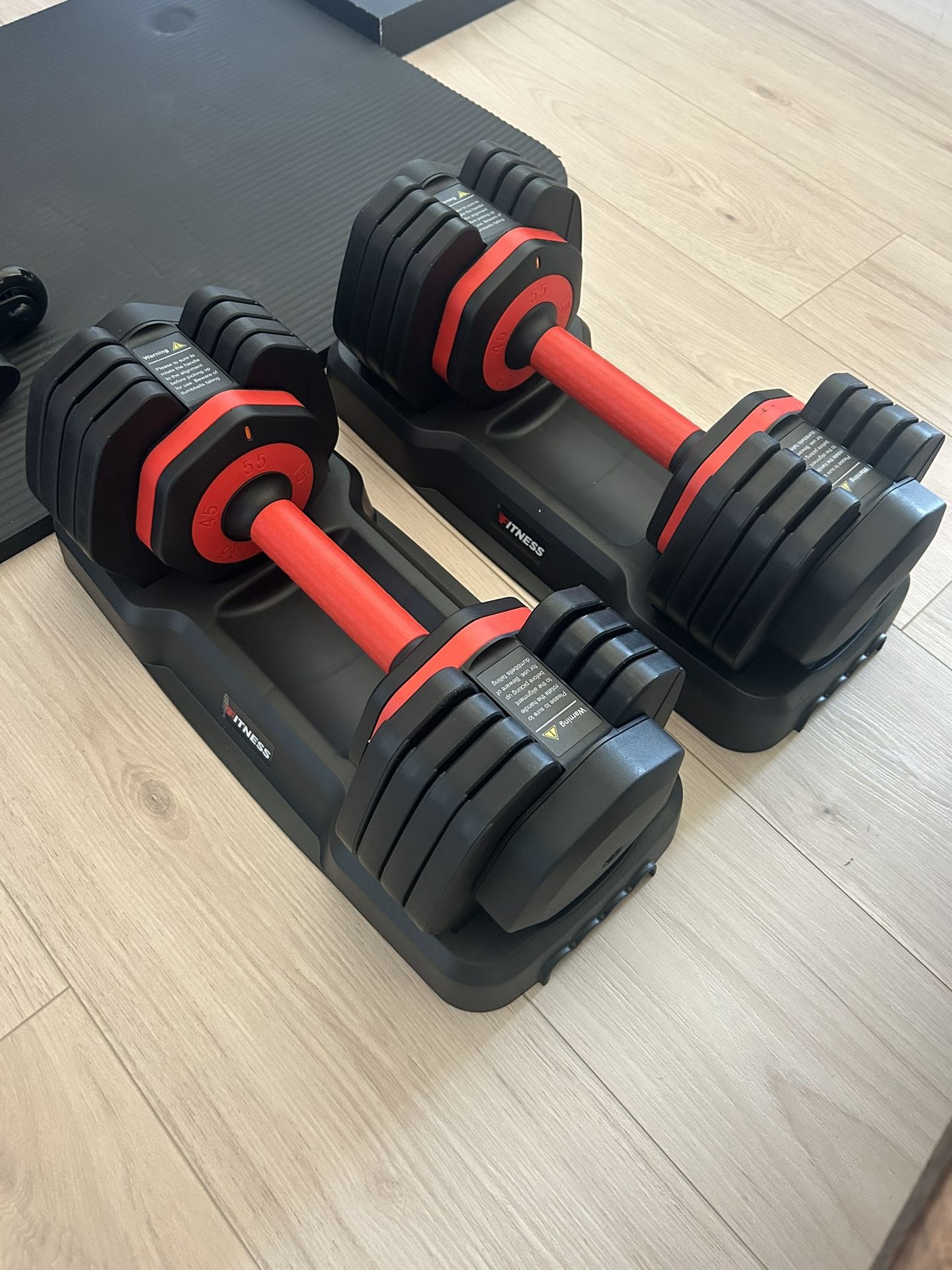 Adjustable Dumbbell Set Up To 55lbs (Barely Used) 