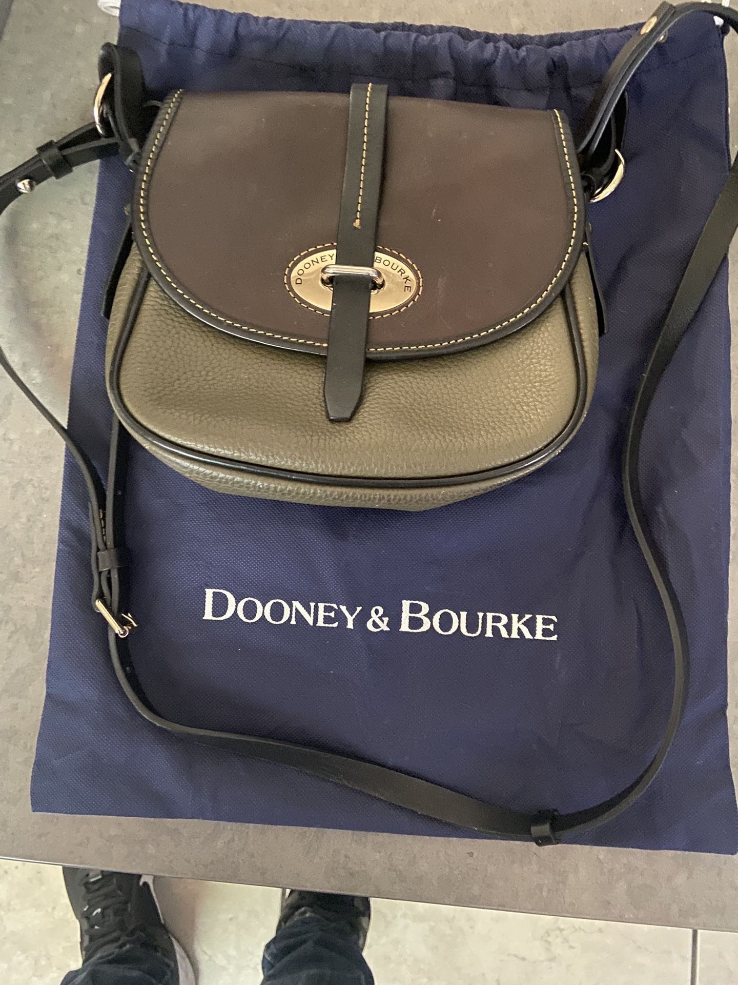 Dooney & Bourke. Original Leather Bag.