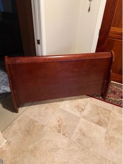 Queen Sleigh Bed Complete Setup